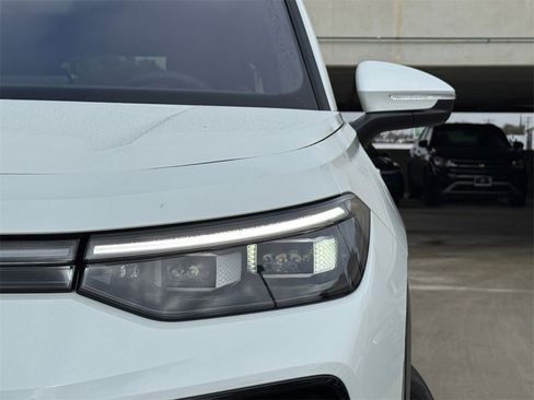 New 2026 Volkswagen Tiguan SEL R-Line image 3