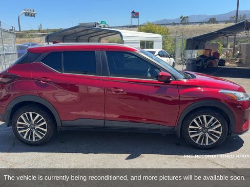 Used 2023 Nissan Kicks SV FWD image 4
