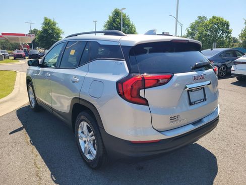 Used 2020 GMC Terrain SLE w/ Driver Convenience Package FWD image 5