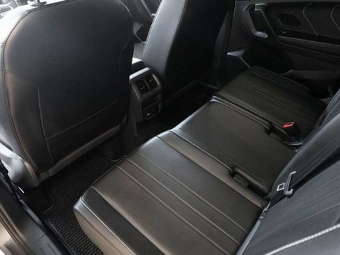 Used 2024 Volkswagen Tiguan SE FWD image 18