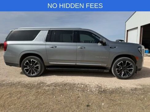 Used 2023 GMC Yukon XL Denali image 2