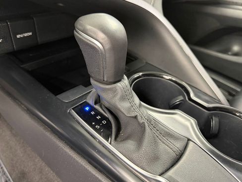 Used 2020 Toyota Camry SE w/ Audio Package FWD image 32