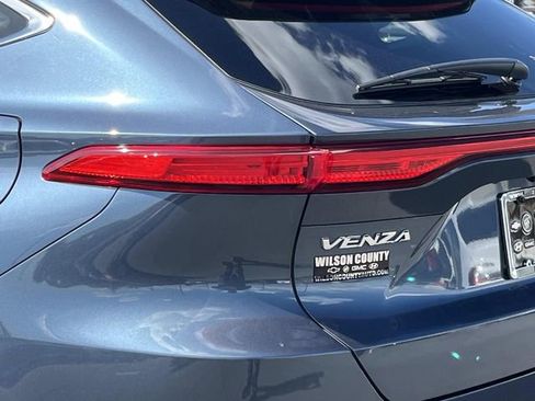 Used 2024 Toyota Venza XLE AWD/4WD image 10