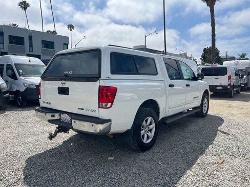 Used 2014 Nissan Titan SV w/ SV Value Truck Package AWD/4WD image 5