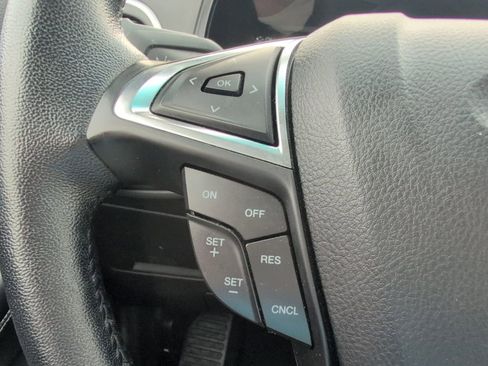 Used 2022 Ford Edge Titanium image 25