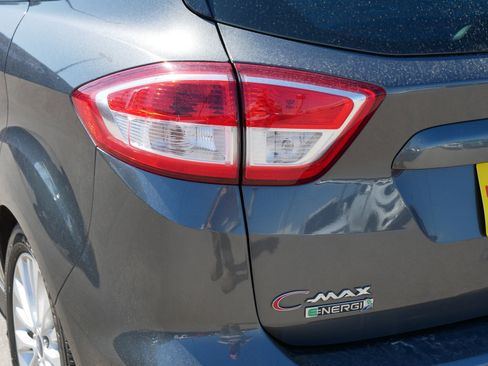 Used 2017 Ford C-MAX Energi SE w/ Equipment Group 401A FWD image 17