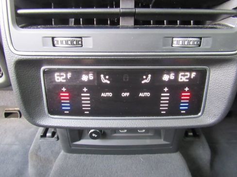 Used 2023 Audi Q8 Premium Plus w/ Premium Plus Package image 31