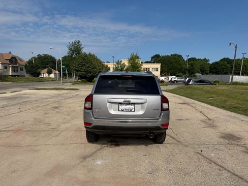 Used 2016 Jeep Compass High Altitude AWD/4WD image 6
