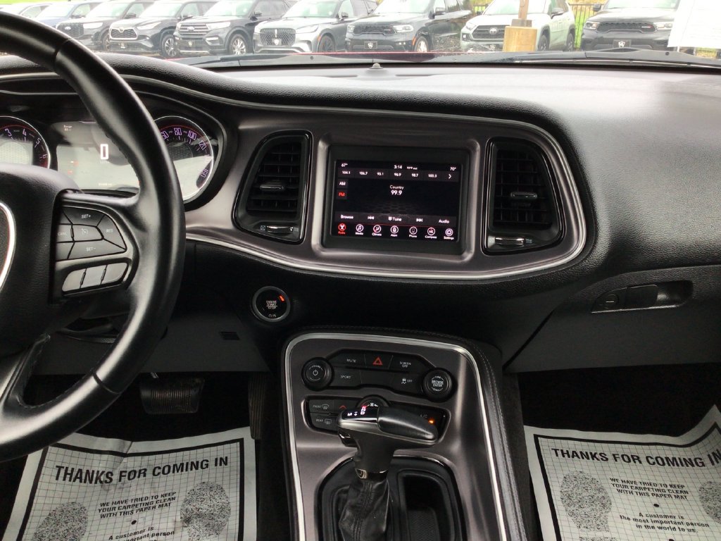 Used 2019 Dodge Challenger SXT RWD image 18