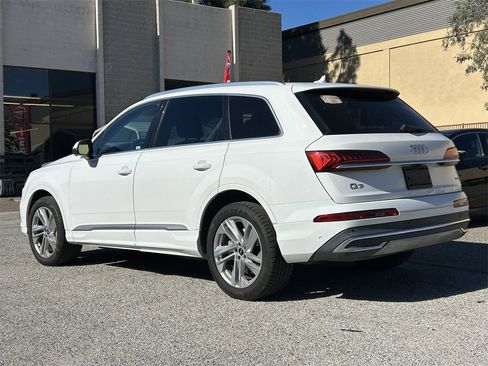 Used 2021 Audi Q7 3.0T Premium Plus image 4