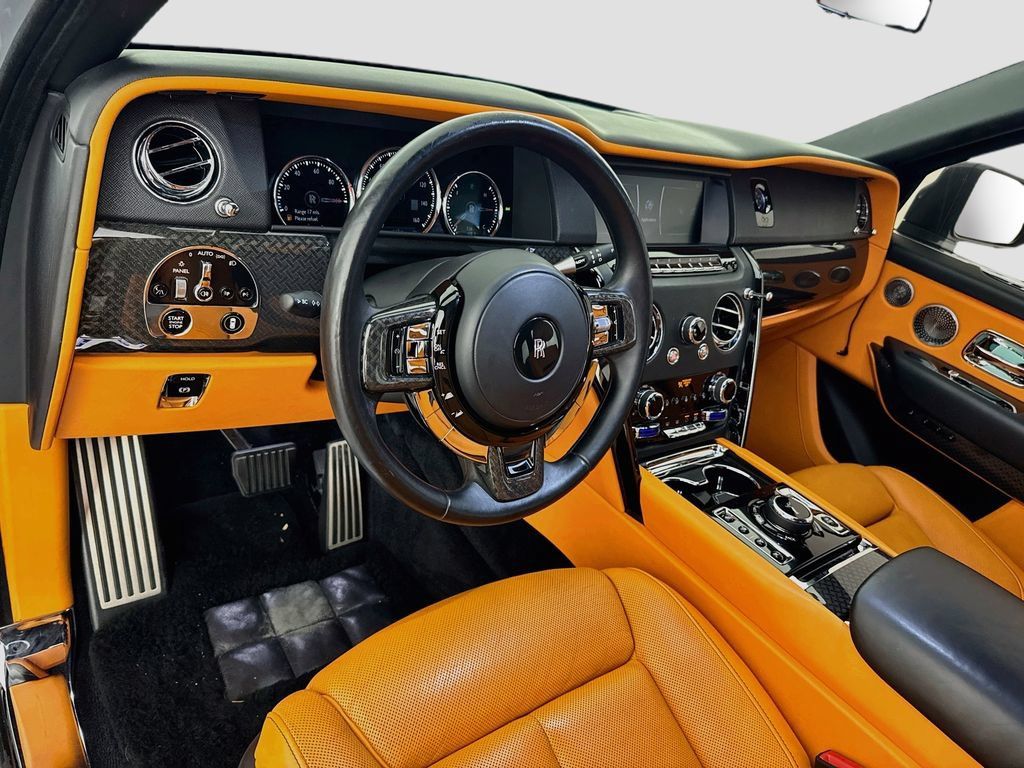 Used 2021 Rolls-Royce Cullinan Black Badge AWD/4WD image 9