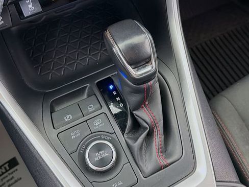 Used 2021 Toyota RAV4 SE w/ Weather & Moonroof Package image 18