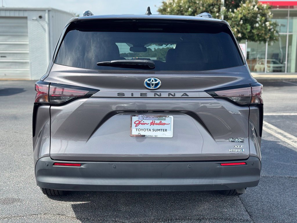 Used 2024 Toyota Sienna XLE FWD image 10
