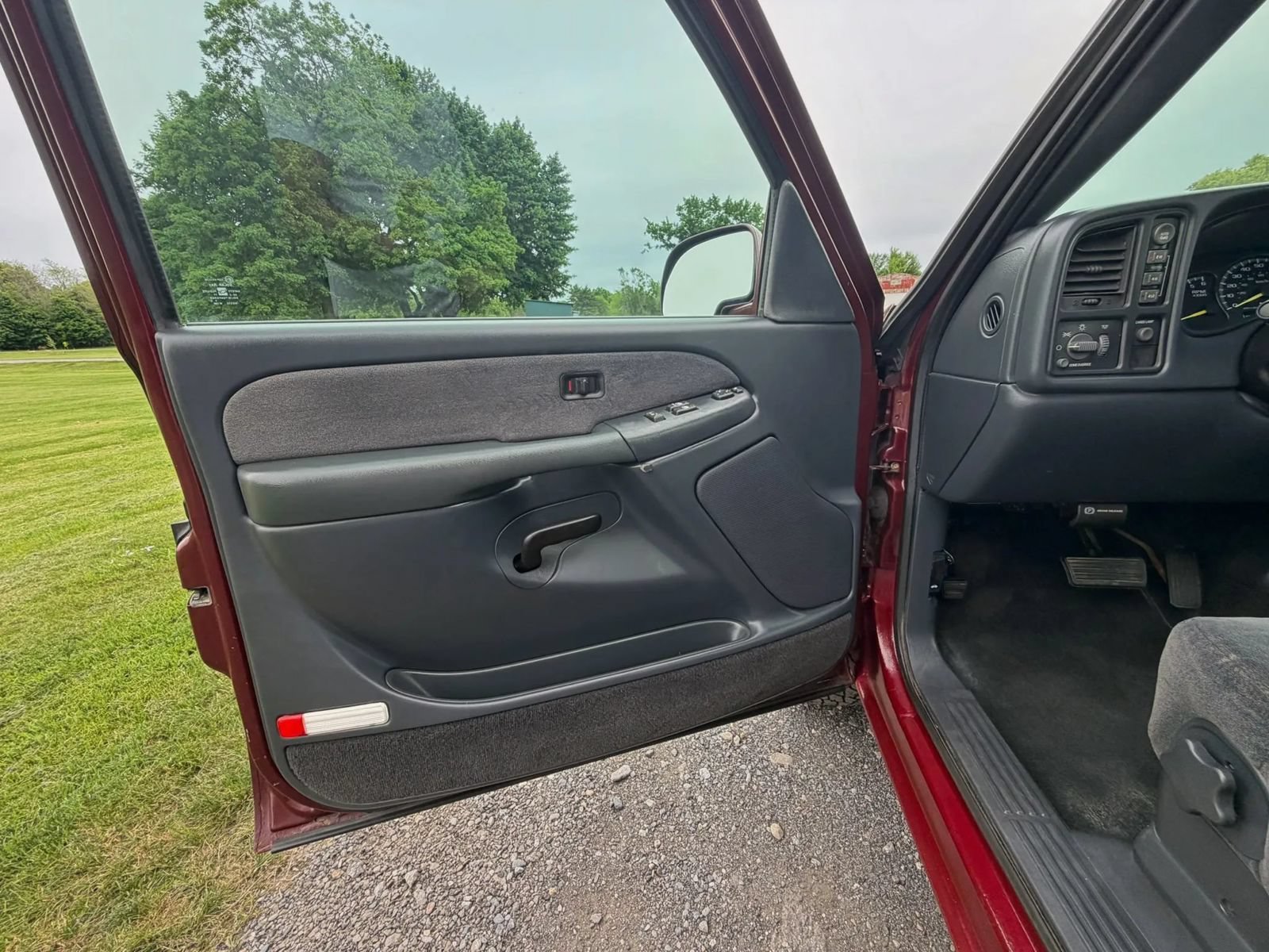 Used 2001 Chevrolet Silverado 1500 LS w/ Off-Road Chassis Pkg AWD/4WD image 48