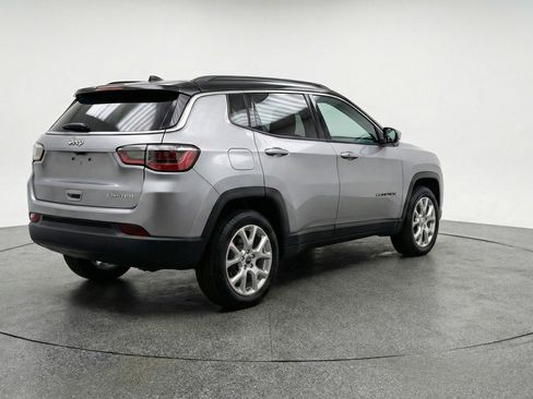 Used 2025 Jeep Compass Limited AWD/4WD image 7