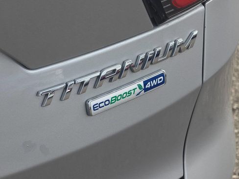 Used 2017 Ford Escape Titanium image 8