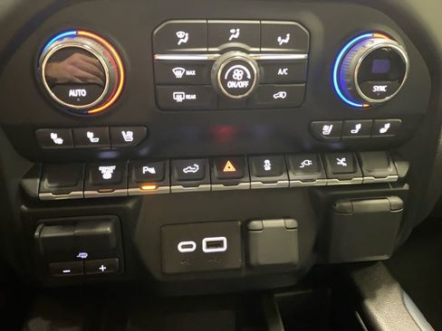 Used 2021 Chevrolet Silverado 2500 High Country image 20