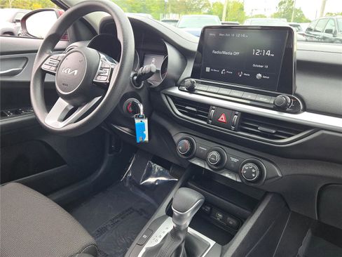 Used 2024 Kia Forte LXS image 8