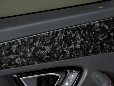 Used 2019 Lamborghini Urus image 19