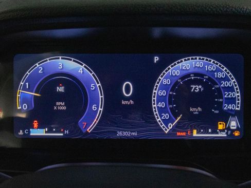 Used 2025 Jeep Grand Cherokee Altitude image 14