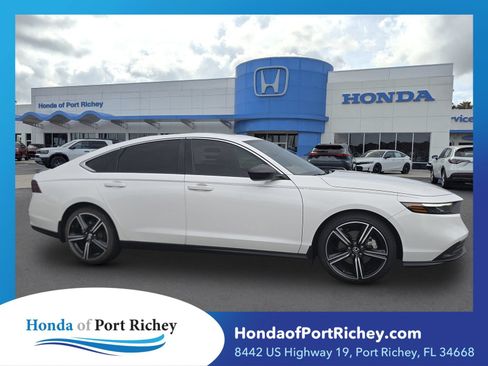 Used 2023 Honda Accord Sport image 1