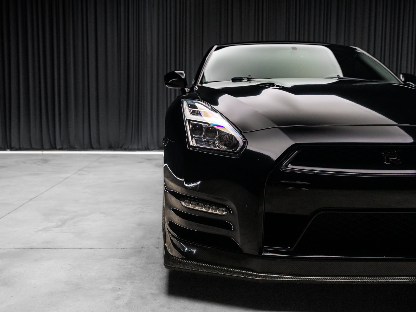 Used 2009 Nissan GT-R Premium AWD/4WD image 16