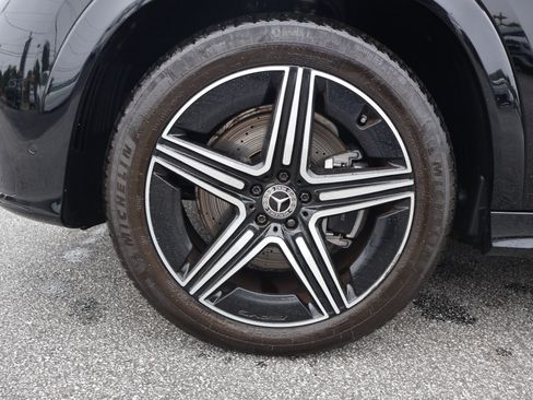 Certified 2025 Mercedes-Benz GLE 450 4MATIC image 9