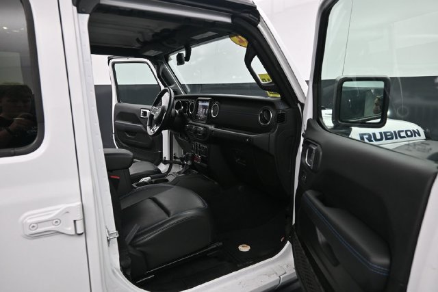 Used 2022 Jeep Wrangler Unlimited Rubicon 4xe w/ Cold Weather Group AWD/4WD image 35
