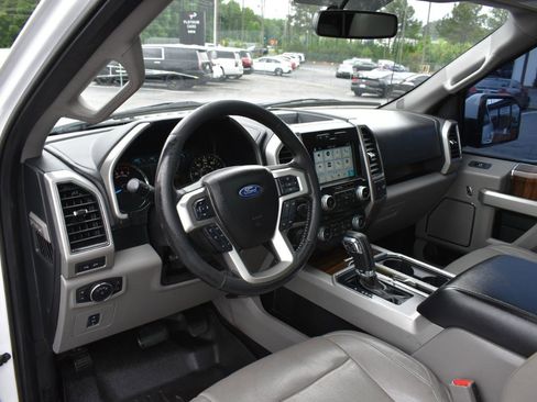 Used 2017 Ford F150 Lariat w/ Equipment Group 501A Mid AWD/4WD image 10