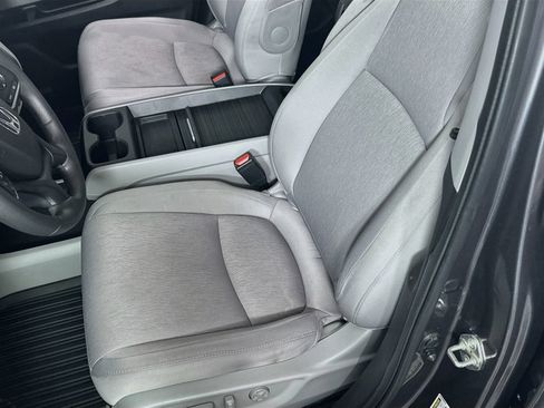 Used 2019 Honda Odyssey EX image 18
