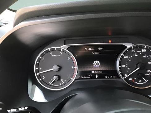 Used 2024 Nissan Rogue SV image 19