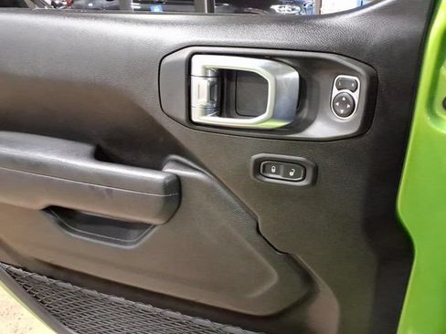 Used 2025 Jeep Wrangler Unlimited Sport AWD/4WD image 19