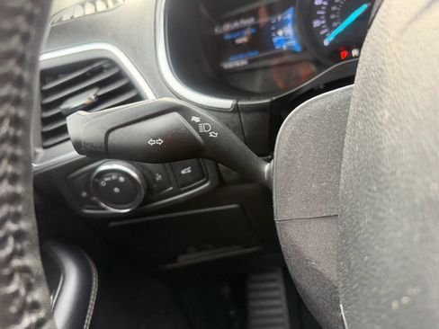 Used 2018 Ford Edge Titanium w/ Equipment Group 301A AWD/4WD image 18
