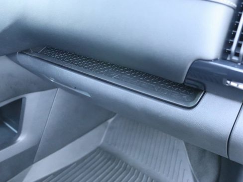 Used 2022 Nissan Pathfinder S image 35