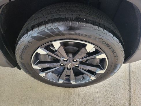 Used 2025 Chevrolet Equinox RS w/ Safety and Technology Package AWD/4WD image 23