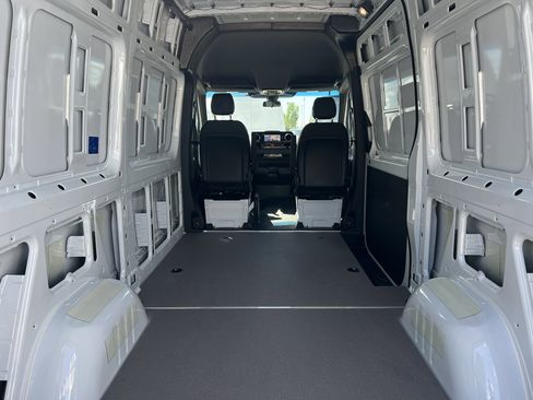 New 2025 Mercedes-Benz Sprinter 2500 image 17
