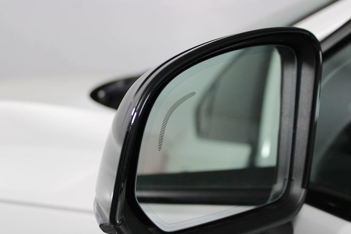 Used 2023 Volvo C40 P8 Recharge Plus AWD/4WD image 9