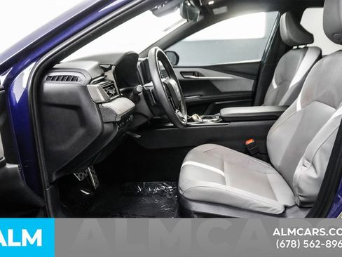 Used 2025 Toyota Camry SE image 16