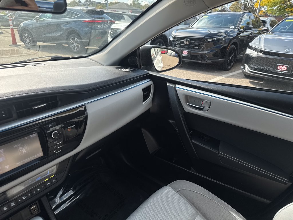 Used 2016 Toyota Corolla LE FWD image 28