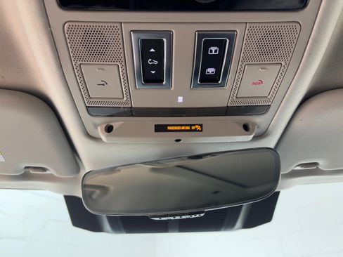 Used 2023 Land Rover Defender 110 X-Dynamic HSE AWD/4WD image 12