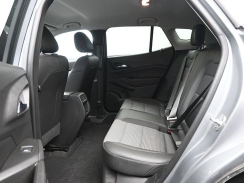Used 2025 Chevrolet Trax LT FWD image 25