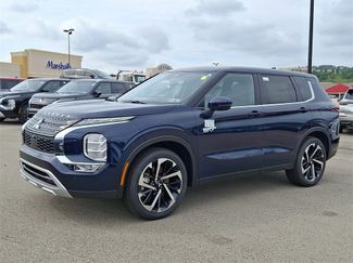 New 2025 Mitsubishi Outlander SE video 2