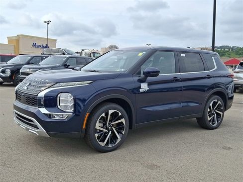 New 2025 Mitsubishi Outlander SE image 2