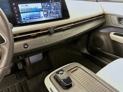 Used 2024 Nissan Ariya AWD image 26