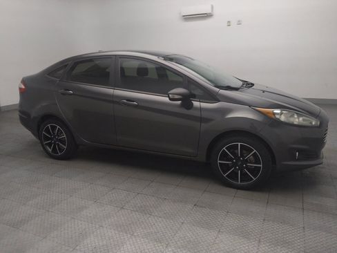 Used 2016 Ford Fiesta SE w/ Equipment Group 201A FWD image 11