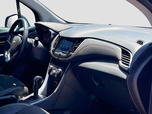 Used 2022 Chevrolet Trax LT w/ LT Convenience Package FWD image 26