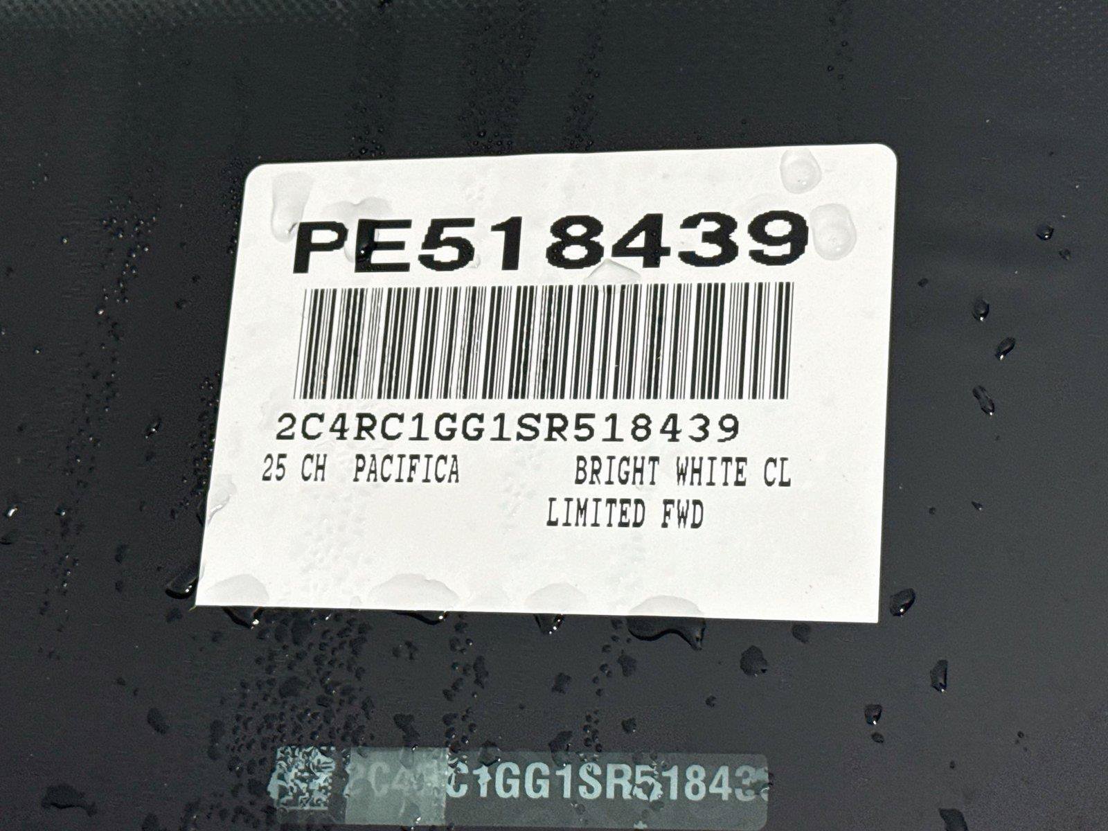 Used 2025 Chrysler Pacifica Limited FWD image 46