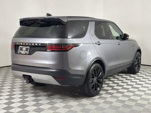 New 2026 Land Rover Discovery S image 4
