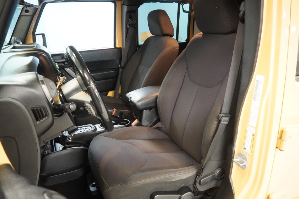 Used 2014 Jeep Wrangler Unlimited Sport w/ Quick Order Package 24S AWD/4WD image 3