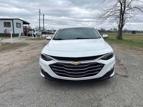 Used 2021 Chevrolet Malibu LS w/ Driver Confidence Package II image 2